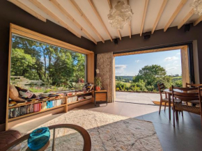 Nuthatch Retreat - Modern rustic ecohome with views